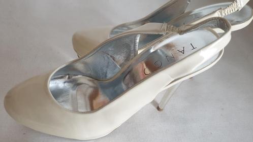 Tango off-white pumps leer  39, 40 41, Kleding | Dames, Schoenen, Nieuw, Pumps, Overige kleuren, Ophalen of Verzenden