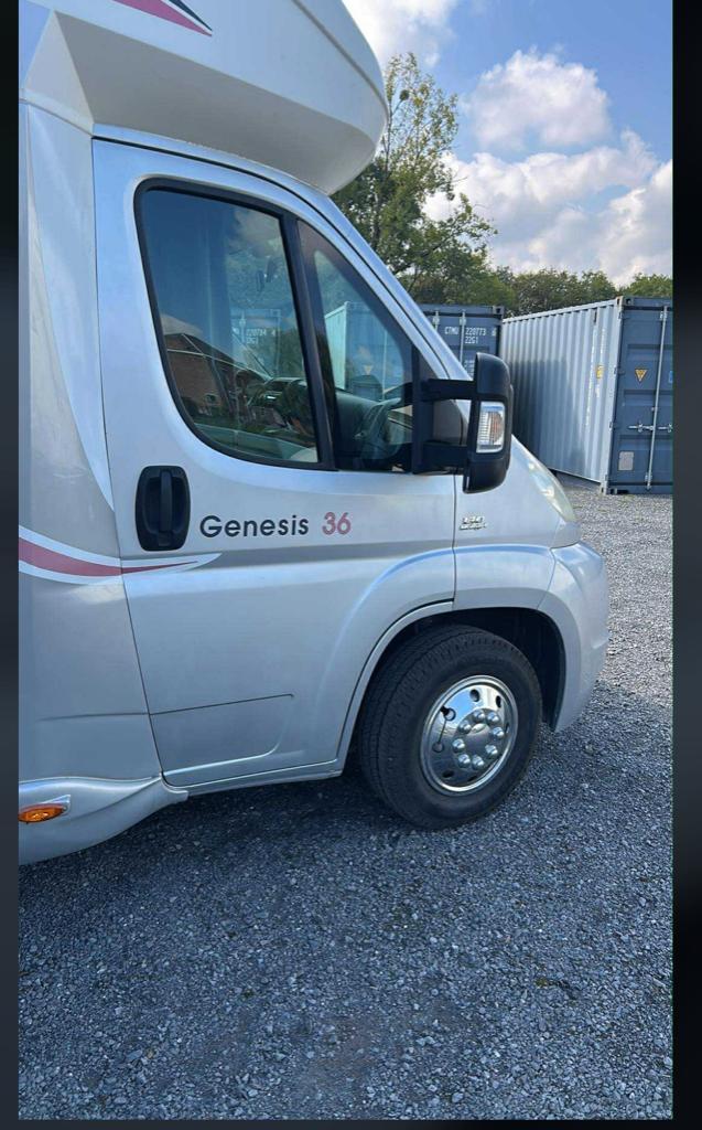 Challenger Profilé Genesis 36 - 2011, Caravans en Kamperen, Mobilhomes, Particulier, tot en met 5, Challenger, 6 tot 7 meter, Koelkast