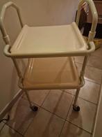 Petite table, Maison & Meubles, Tables | Tables d'appoint, Moins de 55 cm, Carré, Synthétique, Enlèvement