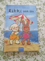 Rikki aan zee - Guido van Genechten (Clavis), Boeken, Kinderboeken | Kleuters, Ophalen of Verzenden, Gelezen, 4 jaar