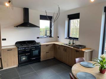 Moderne eiken keuken + bijkeuken te koop, Granit ou Pierre, Comme neuf, Brun, Enlèvement