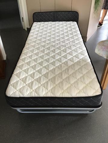 opklapbed - vouwbed met matras 200 cm op 90 cm beschikbaar voor biedingen