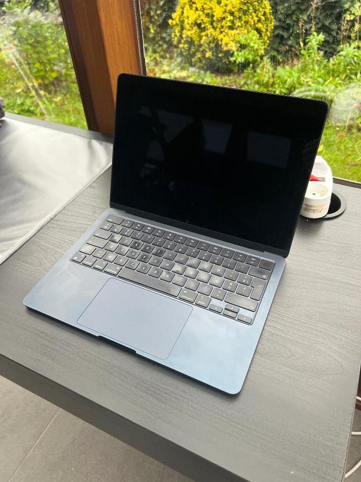 Mac Book Air - 13.6 inch, Computers en Software, Apple Macbooks, Gebruikt, MacBook Air, 13 inch, 4 Ghz of meer, 256 GB, 8 GB, Azerty