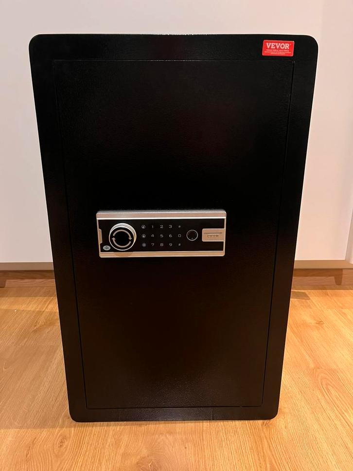 Kluis met vingerscan, code en sluitel, Muziek en Instrumenten, Behuizingen en Koffers, Zo goed als nieuw, Ophalen