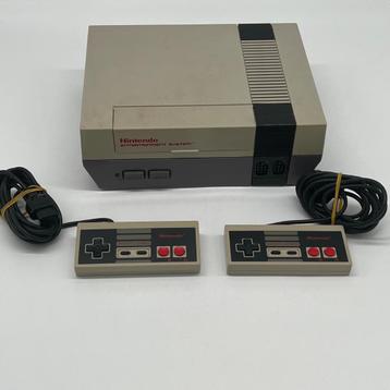 Nintendo Entertainment System console - met 2 controllers beschikbaar voor biedingen