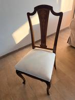 Houten stoelen, Ophalen