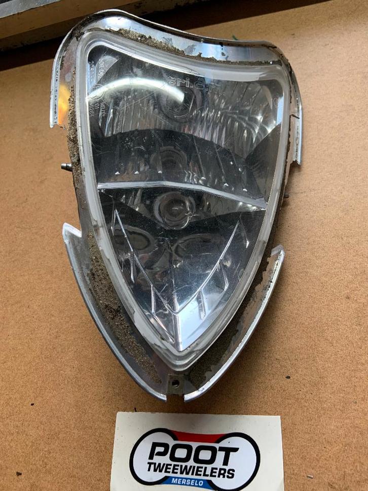 Aprillia Sonic Koplamp, Fietsen en Brommers, Brommeronderdelen | Scooters, Gebruikt, Aprilia, Koplamp, Ophalen