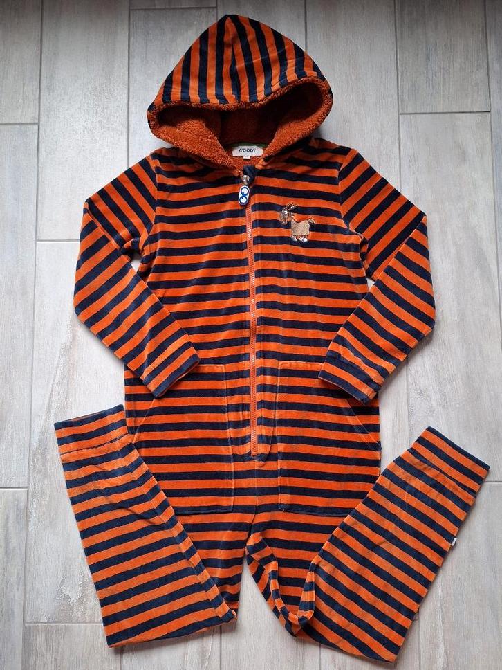 ★ M140 - Woody onesie thema reebok, Kinderen en Baby's, Kinderkleding | Maat 140, Zo goed als nieuw, Jongen, Nacht- of Onderkleding