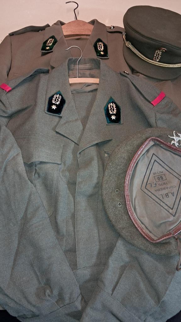 BELGIQUE - ABL - ENSEMBLE SOUS-LIEUTENANT PHARMACIEN - 1975, Verzamelen, Militaria | Algemeen, Landmacht, Kleding of Schoenen