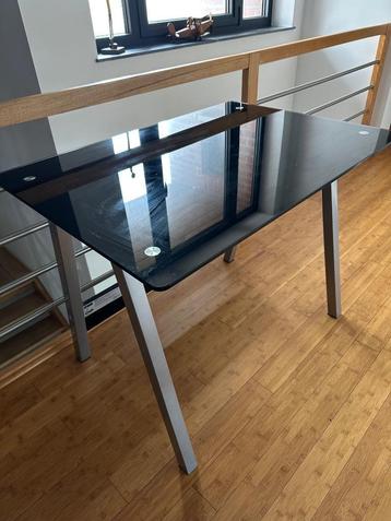 TABLE VERRE NOIR TREMPE beschikbaar voor biedingen