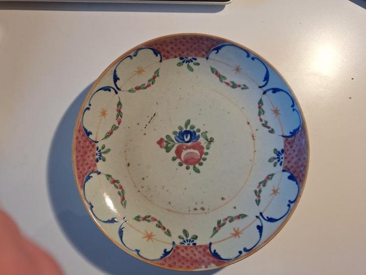 Chinees porseleinen bord famille rose, 18e eeuw, Antiek en Kunst, Antiek | Porselein, Ophalen of Verzenden