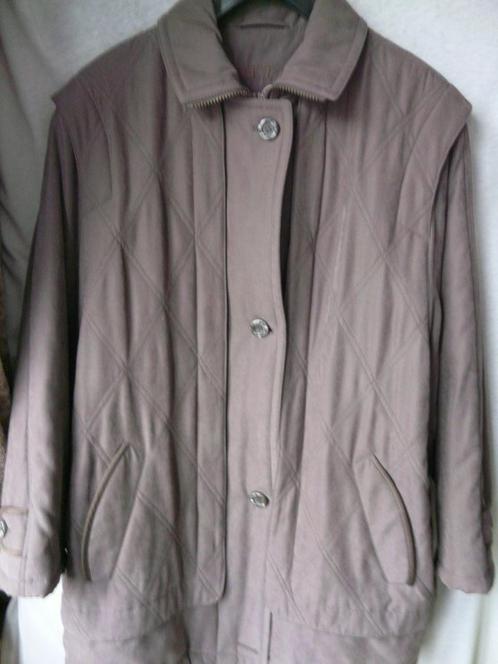 Donkerbruine, mooi afgewerkte damesjas M44, Kleding | Dames, Jassen | Winter, Gedragen, Maat 42/44 (L), Bruin, Ophalen