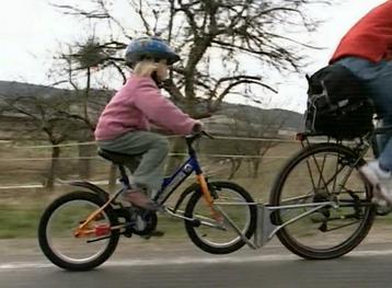 Follow me vélo suiveur enfant beschikbaar voor biedingen