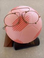 Vintage pince-nez., Ophalen