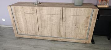 dressoir eik beschikbaar voor biedingen