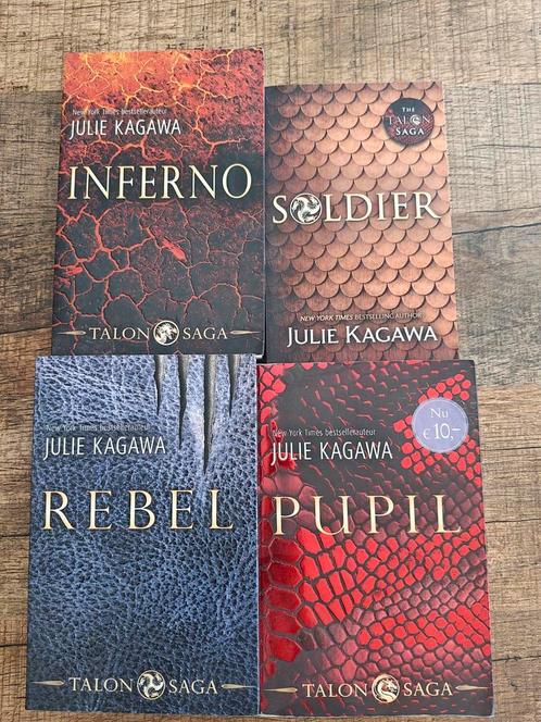 Julie Kagawa - Pupil, Rebel & Soldier, Boeken, Kinderboeken | Jeugd | 13 jaar en ouder, Gelezen, Ophalen