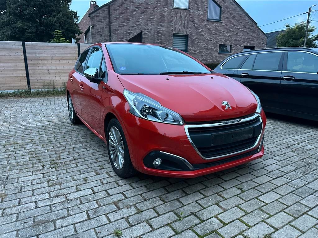 PEUGEOT 208 122.000 km