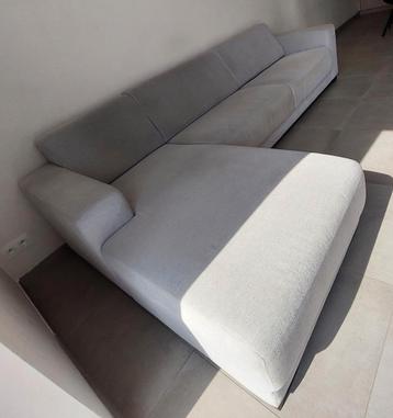Hoeksalon / Zetel 300x160cm lichtgrijs met longchair beschikbaar voor biedingen