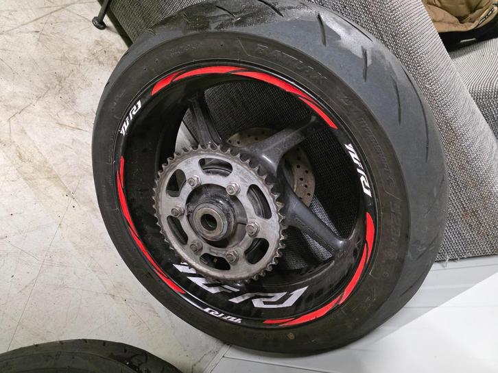 Setje banden bridgestone battlax s23 +achtervelg, Motoren, Onderdelen | Merk-onafhankelijk, Gebruikt, Ophalen