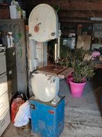 Scie à ruban pour le bois.