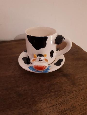 Leuke koetjes tas en bordje  beschikbaar voor biedingen