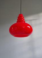 Space Age hanglamp in rode opaline, Peill & Putzler, 1970, Ophalen of Verzenden, Gebruikt, Glas, Space Age