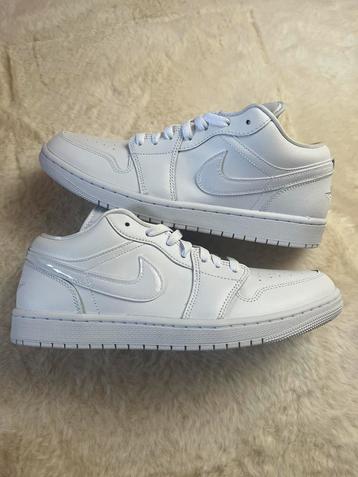 Nike Air Jordan 1 Low White (44) beschikbaar voor biedingen