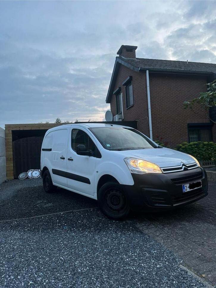 Citroen berlingo 1.6 hdi 2016, Auto's, Bestelwagens en Lichte vracht, Particulier, Schuifdeur, Citroën, Euro 5, Ophalen