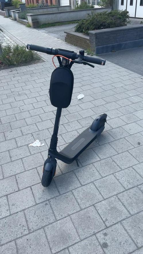 Ninebot E2 pro met garantie en lader en voorzak!, Fietsen en Brommers, Steps, Zo goed als nieuw, Elektrische step (E-scooter)