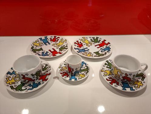 Keith Haring servies 2 platte borden, 2 koffie, 1 espresso, Huis en Inrichting, Keuken | Servies, Zo goed als nieuw, Overige typen