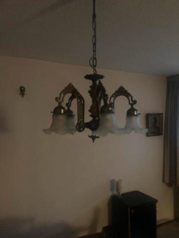 Klassieke 4-arms hanglamp – messing/brons – melkglas kapjes beschikbaar voor biedingen