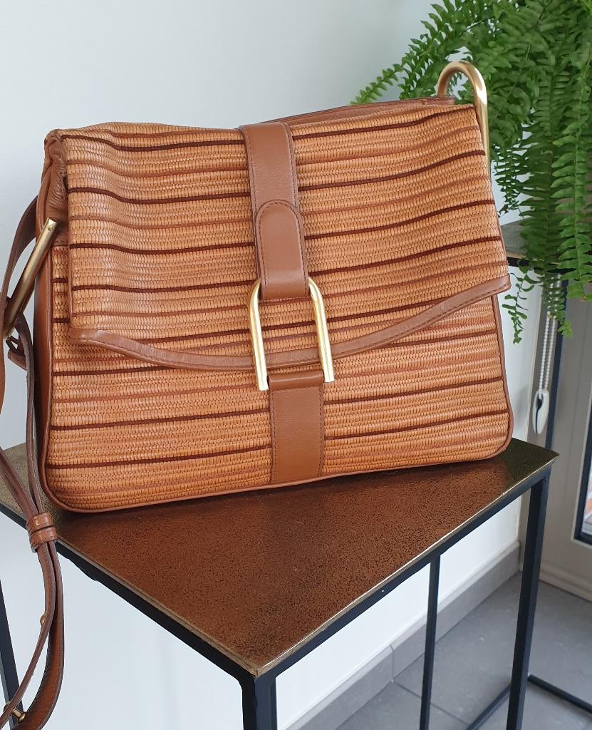 DELVAUX - GIVRY MM - toile de cuir, Handtassen en Accessoires, Tassen | Damestassen, Ophalen