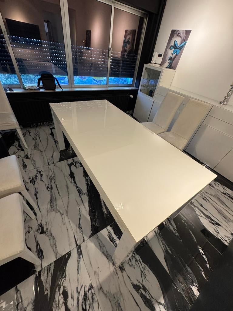 Table salle a manger, Enlèvement