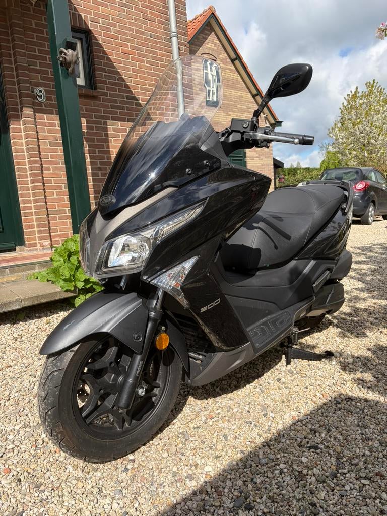 Kymco 300i abs 2019 1817km black edition, Motoren, Occasion, Particulier, Meer dan 35 kW, Minimaal motorrijbewijs A2