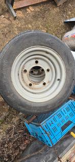 Velgen en Banden ifor williams, Enlèvement