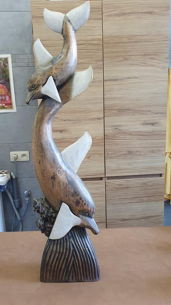 Statue en bois dauphins