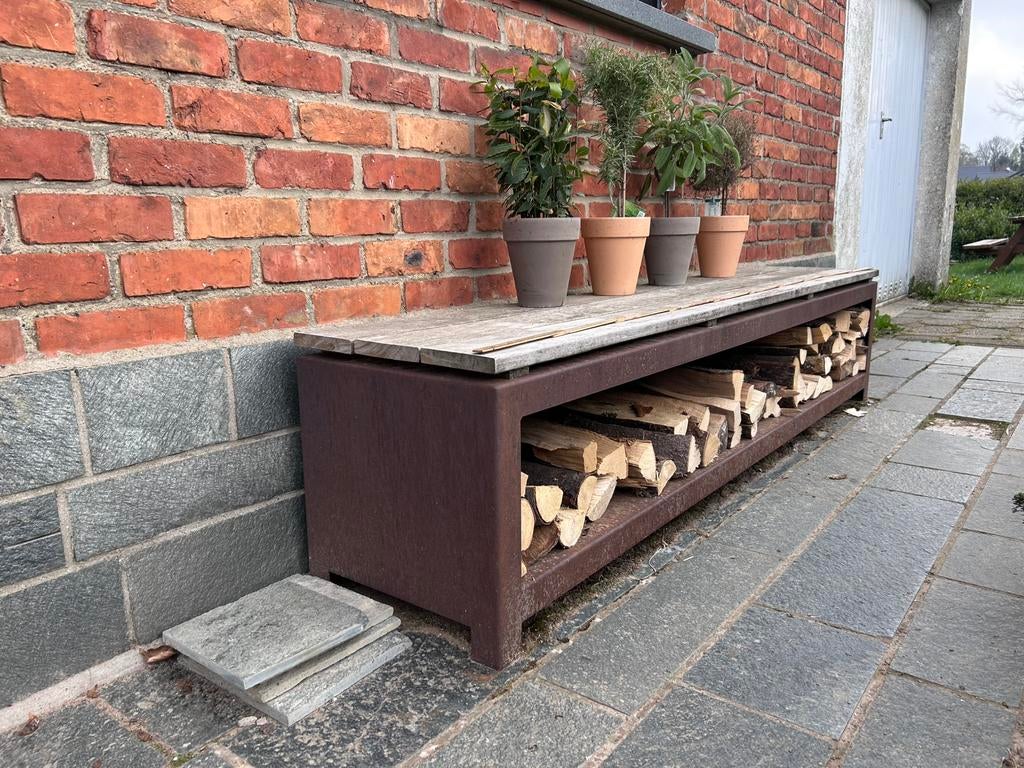 Houtopslag cortenstaal zitbank, Ophalen, Zo goed als nieuw, Metaal