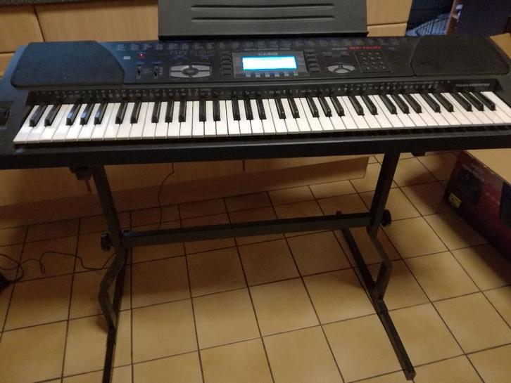 Electronic Keyboard (aanslaggevoelig cfr piano), Musique & Instruments, Claviers, Casio, Sensitif, Enlèvement