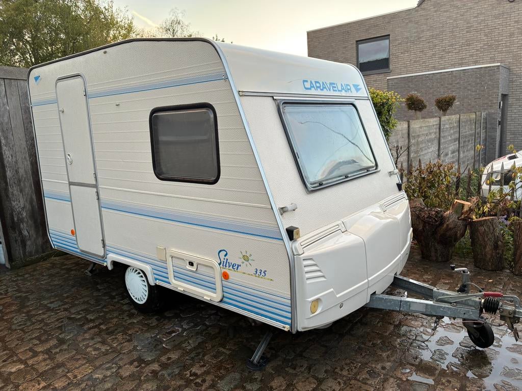 Caravelair argent 335 min 750 kg, Caravanes & Camping, Caravanes, Auvent, Particulier, 500 - 750 kg, Jusqu'à 3