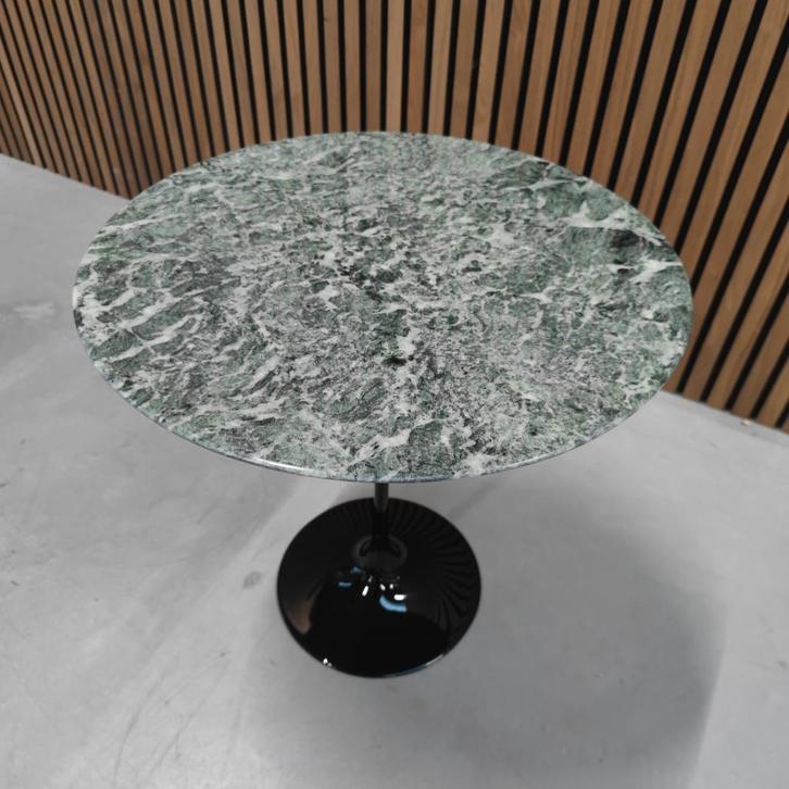 Knoll Saarinen side table - Alpi verde ø 51cm, Antiquités & Art, Antiquités | Meubles | Tables, Enlèvement ou Envoi