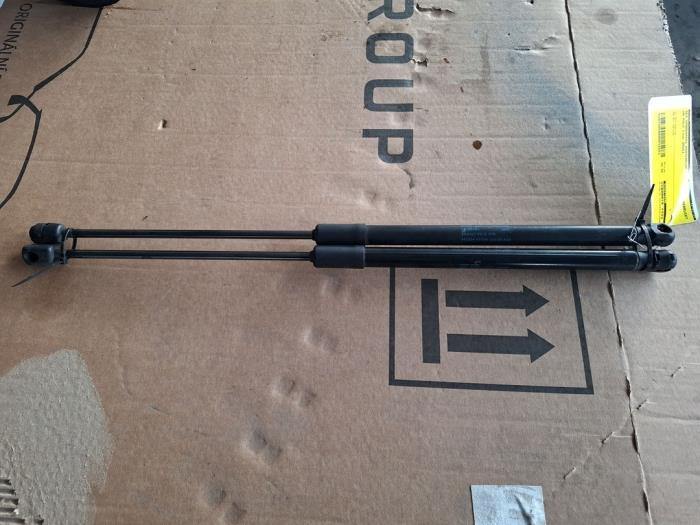 Kit amortisseur gaz hayon d'un Volkswagen Polo, Volkswagen, -, 3 mois de garantie, Utilisé