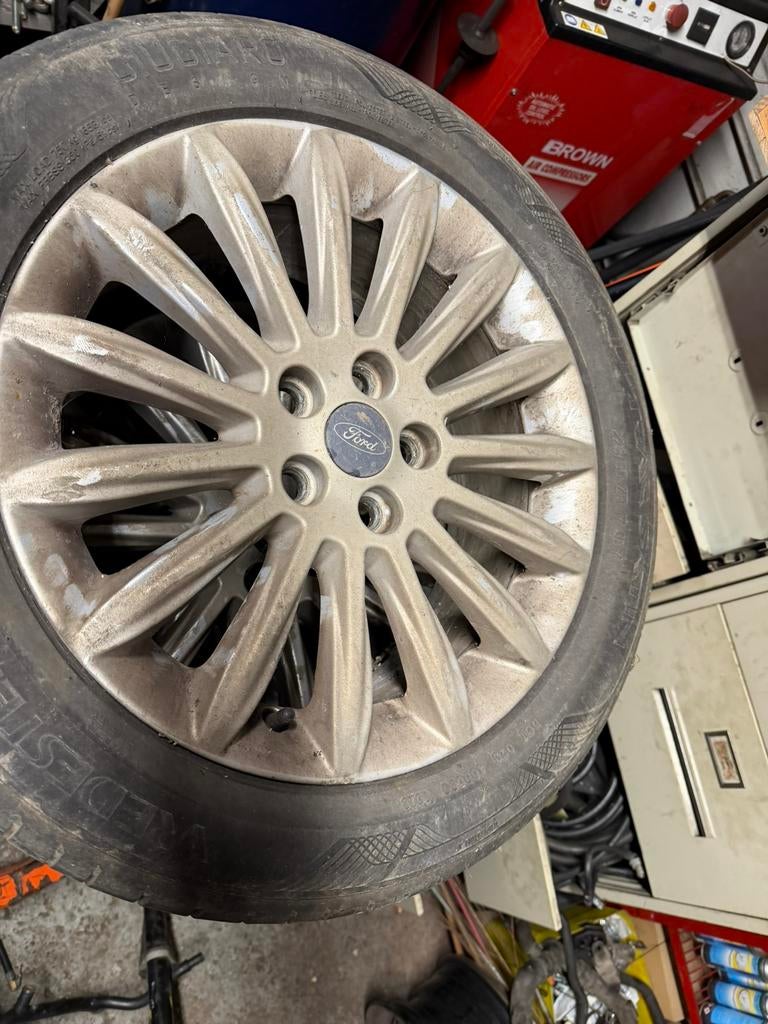 Jantes alu ford s-max 17 avec bon pneus ete, Enlèvement, Pneu(s)