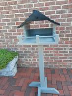 Vogelvoederhuis, Ophalen