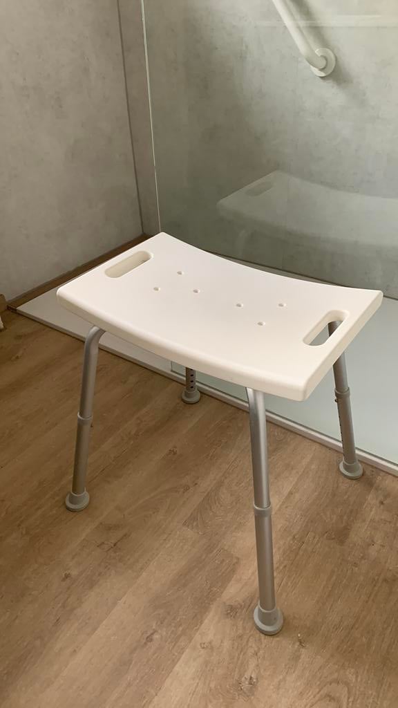 Douchestoel zonder leuning, Diversen, Verpleegmiddelen, Ophalen, Zo goed als nieuw