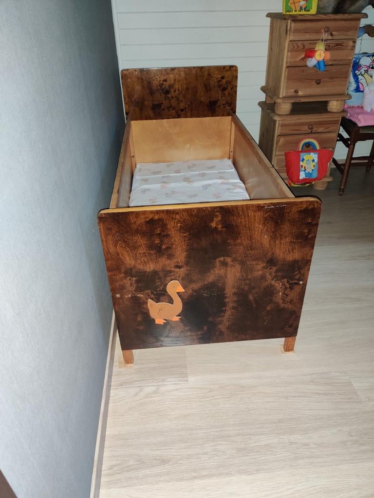 Vintage stevig Kinder/baby bedje, Ophalen