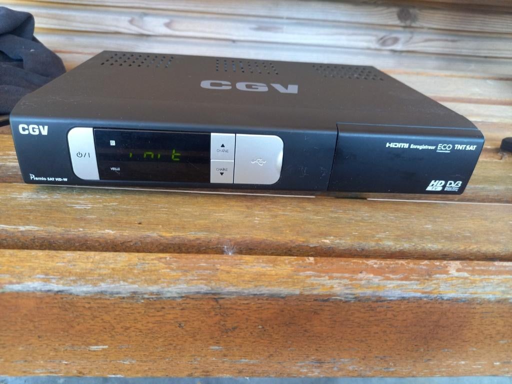 HDMI et enregistreur avec télécommande. CV., TV, Hi-fi & Vidéo, Enlèvement ou Envoi, Utilisé