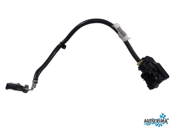 Borne de batterie d'un Volvo XC60, Autos : Pièces & Accessoires, Batteries & Accessoires, Volvo, Utilisé, 3 mois de garantie, Enlèvement ou Envoi