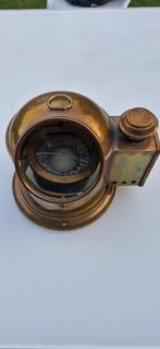 Antiek koperen scheepskompas, Ophalen