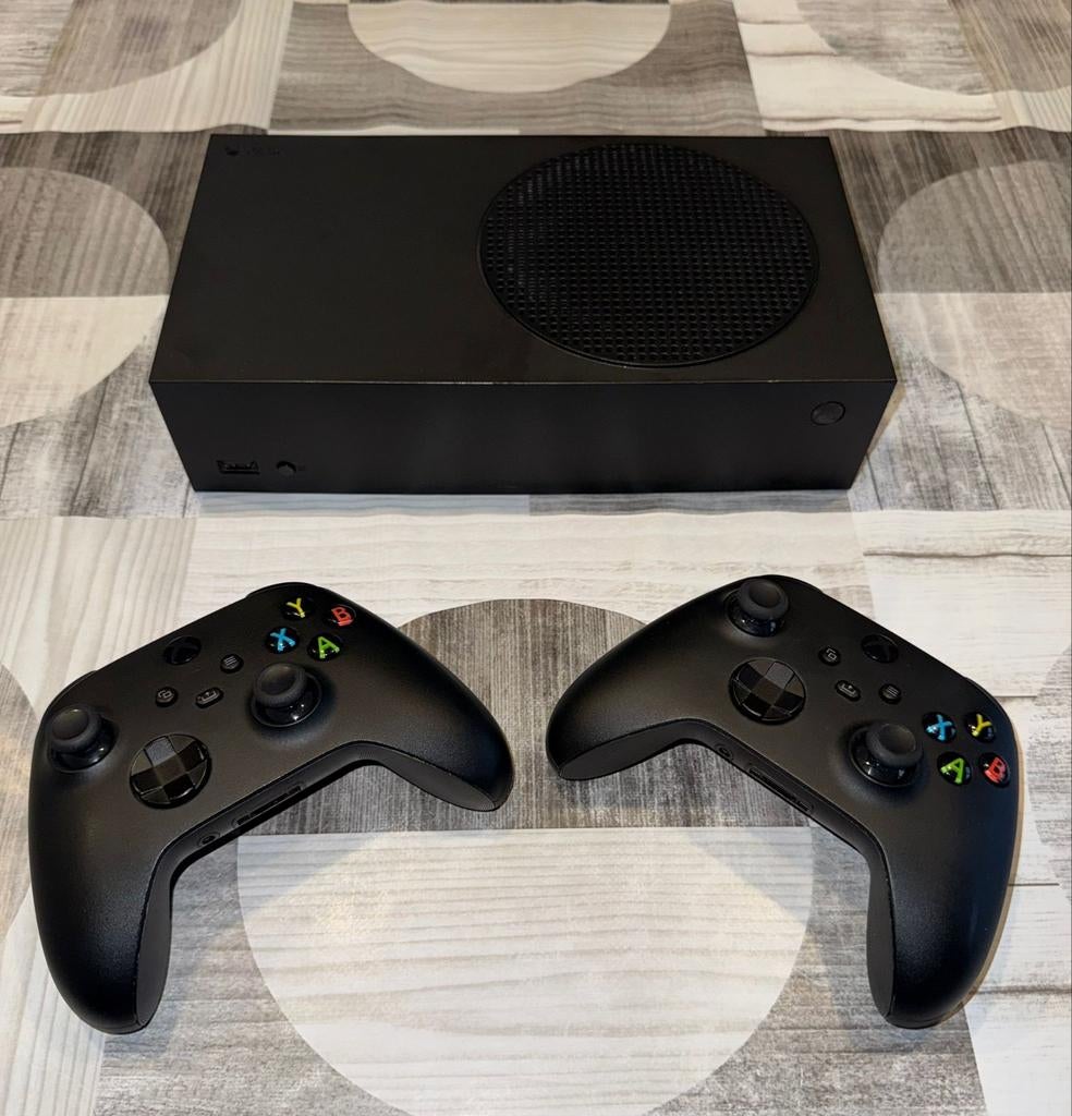 Xbox Series S noire (1 To) + 2 manettes, Games en Spelcomputers, Spelcomputers | Xbox | Accessoires, Ophalen, Zo goed als nieuw