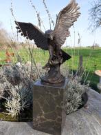 BRONZEN VISSERSAREND GESIGNEERD MILO OP MARMEREN SOKKEL, Antiek en Kunst, Ophalen of Verzenden, Brons